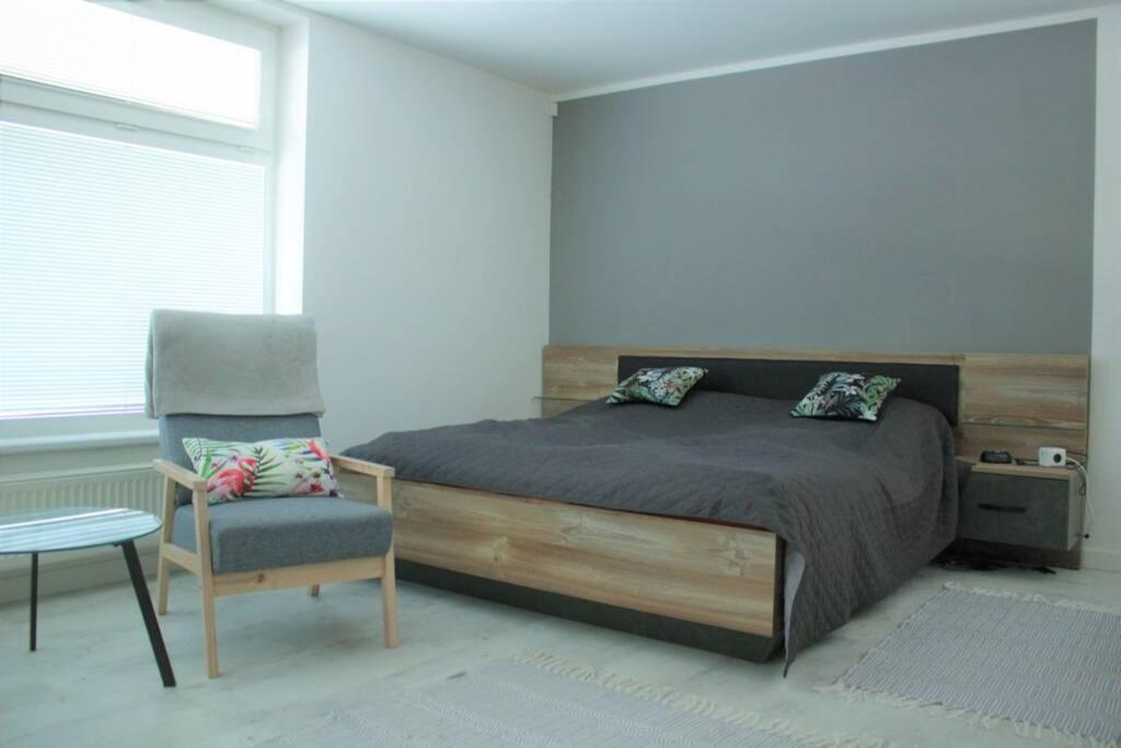 Appartamento Apartmán - Dlhé Diely Bratislava Esterno foto